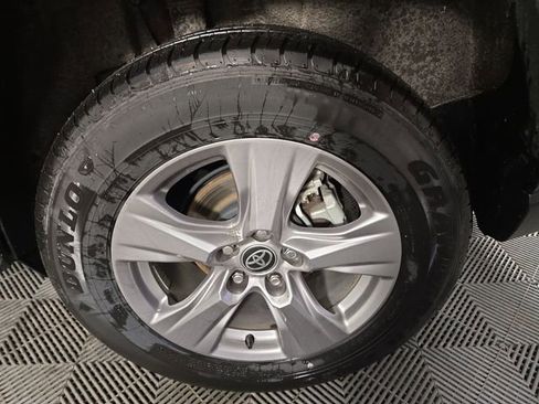 Used 2025 Toyota RAV4 XLE image 11