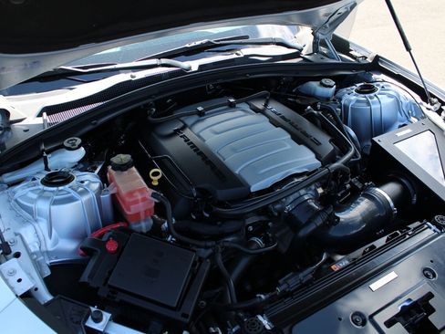 Used 2018 Chevrolet Camaro SS RWD image 21