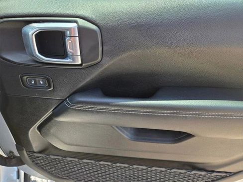 Certified 2023 Jeep Gladiator Overland image 19