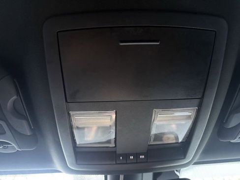 Used 2015 Dodge Challenger SXT Plus image 18