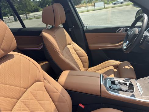 Used 2025 BMW X5 xDrive50e w/ Climate Comfort Package AWD/4WD image 33