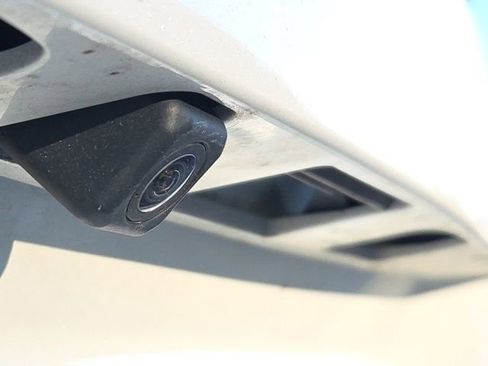 Used 2025 Toyota Corolla Cross LE w/ Moonroof Package image 18