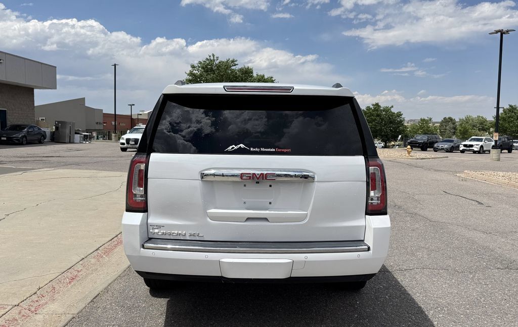 Used 2020 GMC Yukon XL Denali w/ Denali Ultimate Package AWD/4WD image 7
