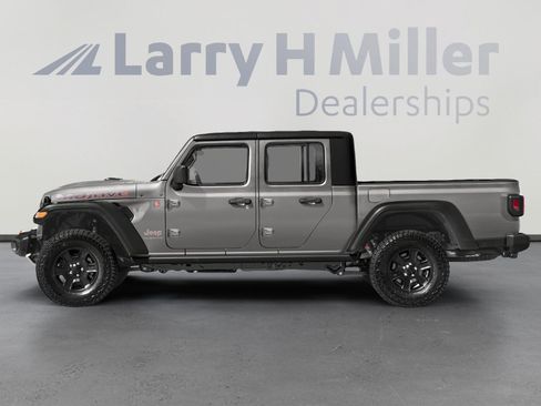 Used 2023 Jeep Gladiator Mojave w/ Cold Weather Group AWD/4WD image 3