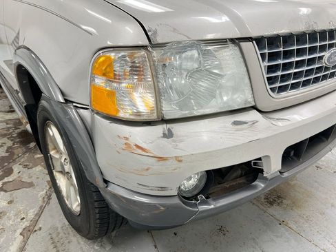 Used 2004 Ford Explorer XLT image 29