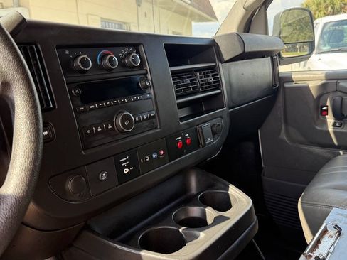Used 2015 Chevrolet Express 2500 RWD image 14