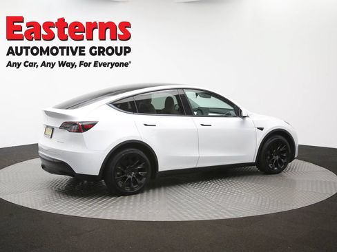 Used 2022 Tesla Model Y Long Range AWD/4WD image 38