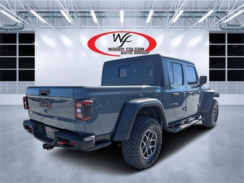 Used 2025 Jeep Gladiator Rubicon image 3