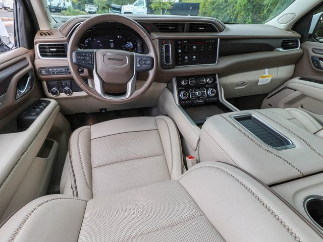 Used 2022 GMC Yukon XL Denali RWD image 16