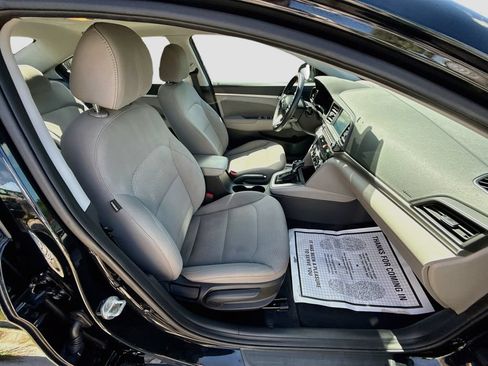 Used 2020 Hyundai Elantra Value Edition FWD image 32