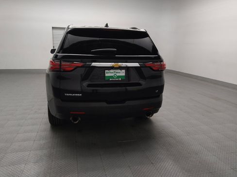 Used 2022 Chevrolet Traverse LT w/ LT Premium Package image 6