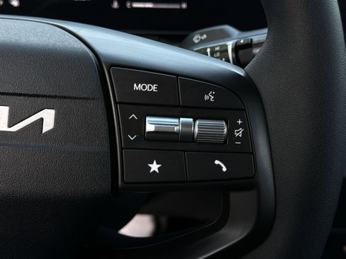 Used 2025 Kia K4 FWD image 36