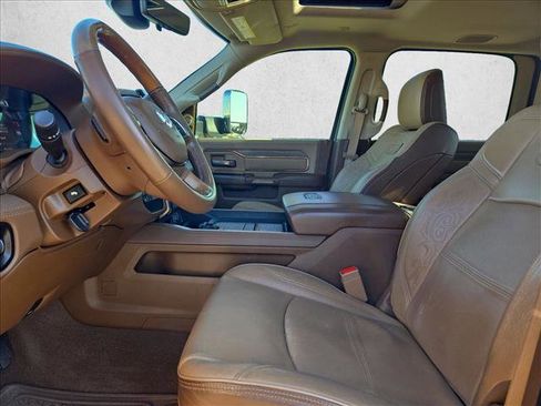 Used 2022 RAM 3500 Limited AWD/4WD image 11