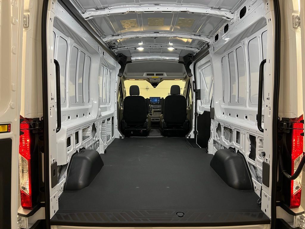 New 2026 Ford Transit 250 148 Medium Roof RWD image 29