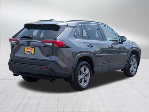 Used 2024 Toyota RAV4 XLE AWD/4WD image 7