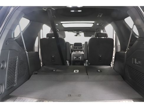 Used 2022 Chevrolet Tahoe RST w/ Luxury Package AWD/4WD image 29