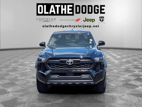 Used 2024 Toyota Tacoma TRD Off-Road AWD/4WD image 31