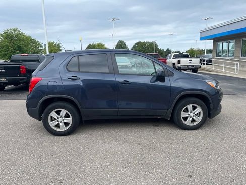 Used 2019 Chevrolet Trax LS w/ Tint and Cruise Package AWD/4WD image 11