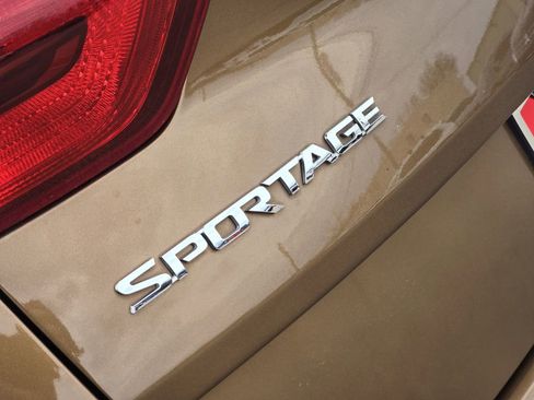 Used 2017 Kia Sportage EX w/ EX Technology Package image 8