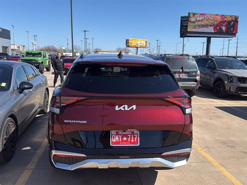 Used 2023 Kia Sportage SX image 10
