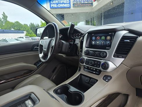 Used 2015 GMC Yukon XL SLT w/ Open Road Package AWD/4WD image 10