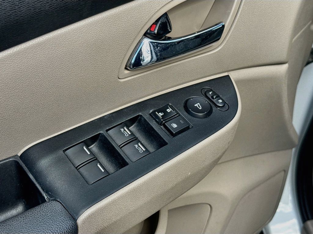 Used 2015 Honda Odyssey EX-L image 17