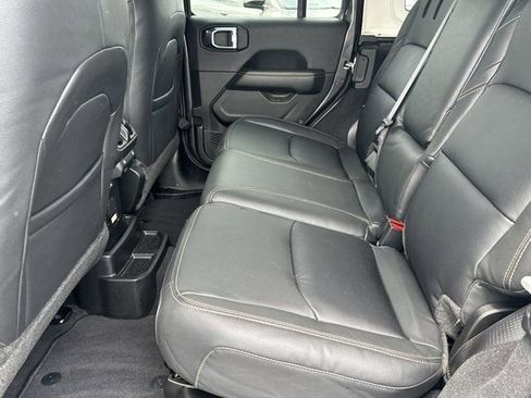 Certified 2025 Jeep Wrangler Unlimited Sahara w/ Safety Group AWD/4WD image 19