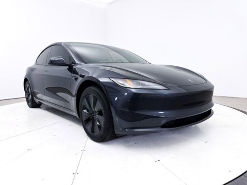 Used 2024 Tesla Model 3 Standard Range image 10