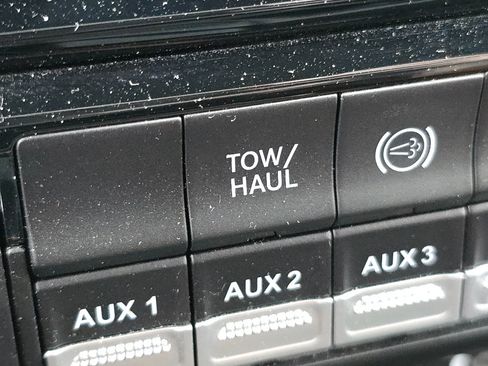 Used 2022 RAM 2500 Limited AWD/4WD image 28