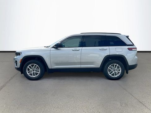 New 2026 Jeep Grand Cherokee Laredo AWD/4WD image 4