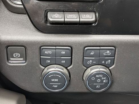 Used 2024 Chevrolet Silverado 1500 ZR2 w/ Technology Package image 19