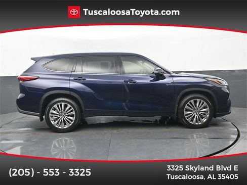 Used 2023 Toyota Highlander Platinum image 1