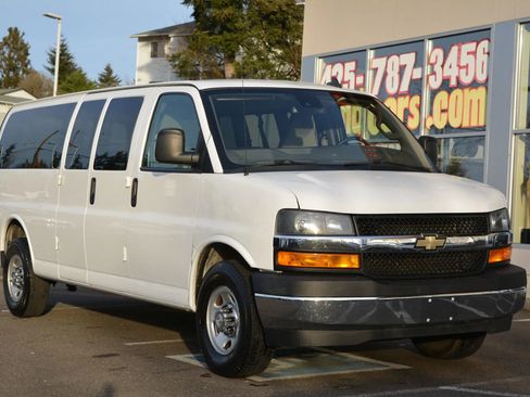 Used 2019 Chevrolet Express 3500 LT w/ LT Preferred Equipment Group image 1