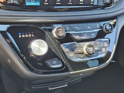 New 2026 Chrysler Pacifica Select image 23