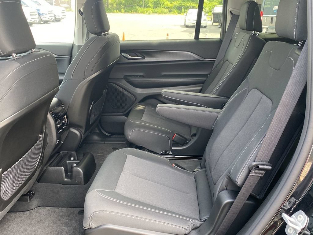 Certified 2023 Jeep Grand Cherokee L Laredo AWD/4WD image 22