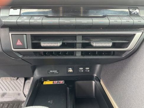 Used 2025 Toyota Camry LE AWD/4WD image 23