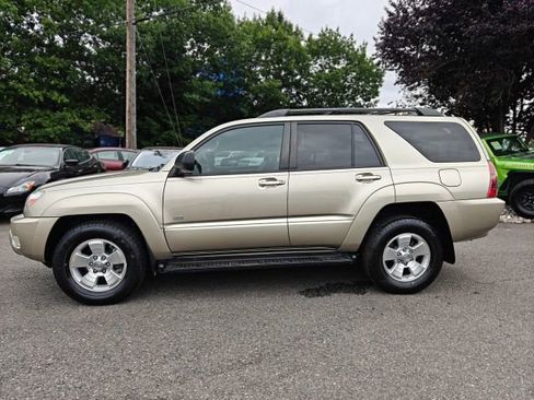Used 2005 Toyota 4Runner SR5 RWD image 4