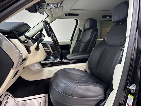 Used 2023 Land Rover Range Rover Long Wheelbase SE image 24