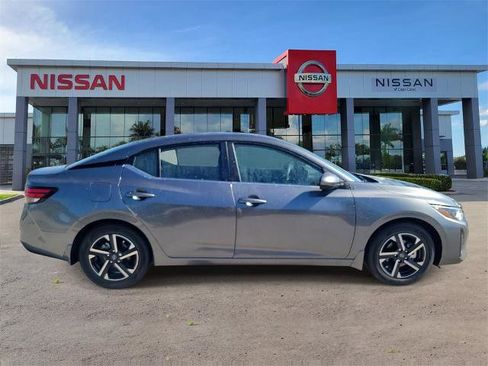 Certified 2025 Nissan Sentra SV image 3