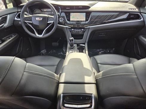 Used 2024 Cadillac XT6 Premium Luxury FWD image 15