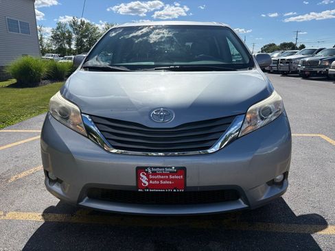 Used 2013 Toyota Sienna XLE AWD/4WD image 3
