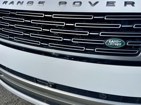 Used 2025 Land Rover Range Rover Long Wheelbase SE AWD/4WD image 34