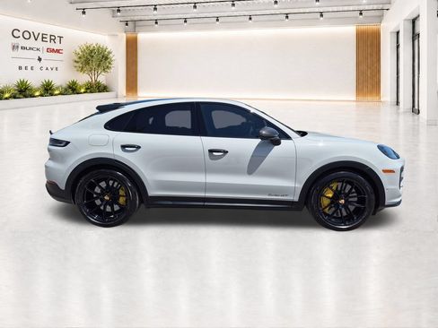 Used 2025 Porsche Cayenne Turbo GT AWD/4WD image 14