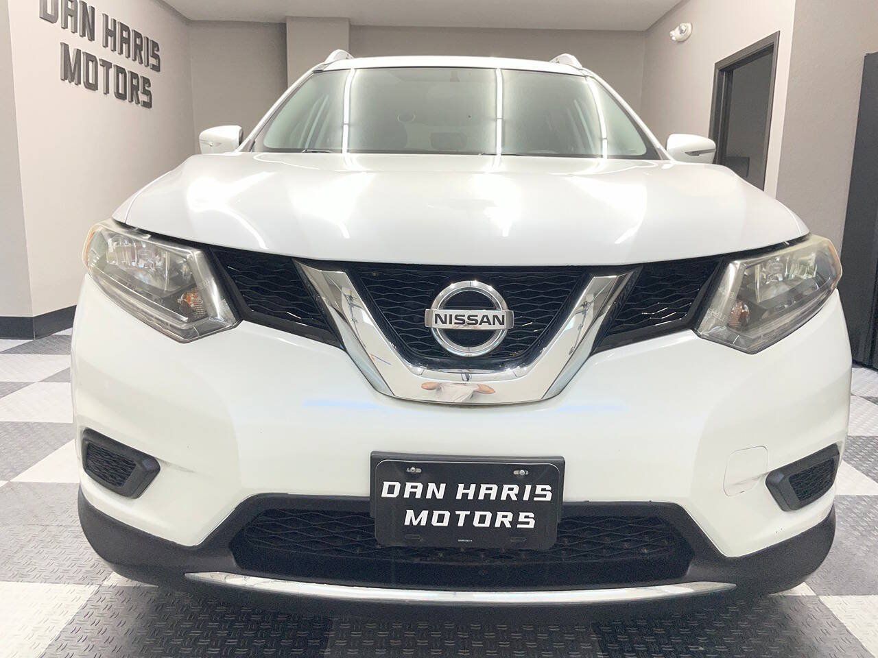Used 2015 Nissan Rogue SV FWD image 3