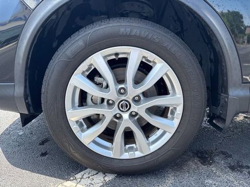 Used 2021 Nissan Rogue Sport SV w/ Technology Package FWD image 10