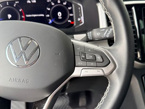 Used 2022 Volkswagen Atlas Cross Sport SE image 28