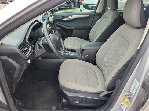 Used 2020 Ford Escape SE image 19