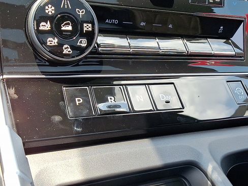 New 2025 Nissan Armada Platinum w/ Convenience Package image 11