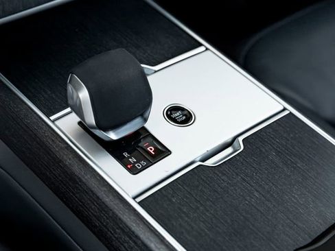 Used 2024 Land Rover Range Rover Long Wheelbase SE image 20