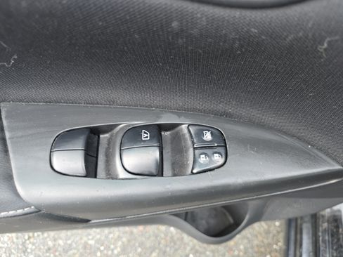 Used 2019 Nissan Sentra S w/ Appearance Package FWD image 16